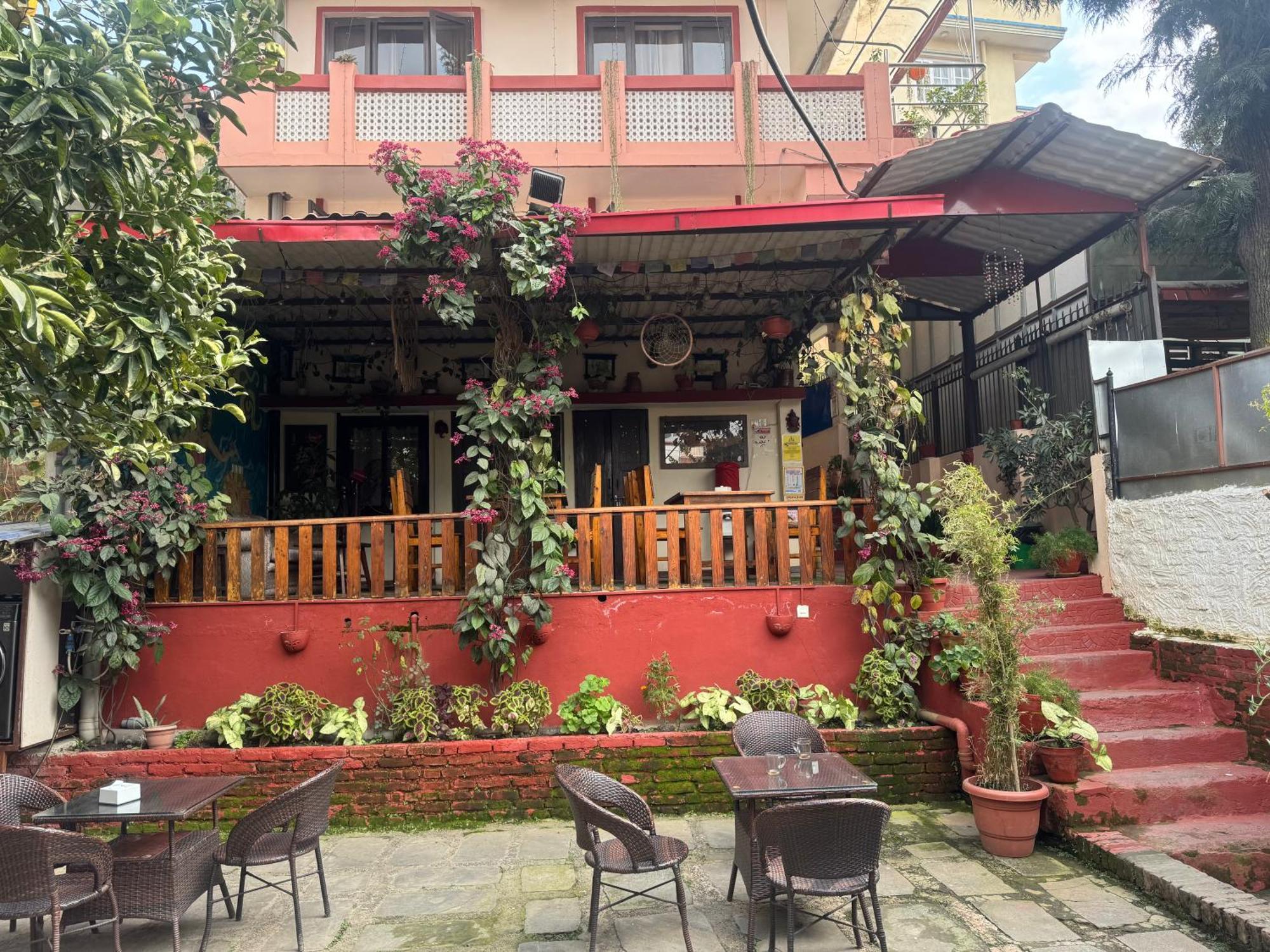 Birds Nest Hostel Catmandu Exterior foto