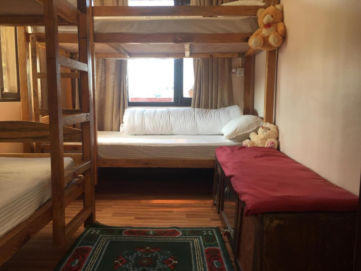 Birds Nest Hostel Catmandu Exterior foto